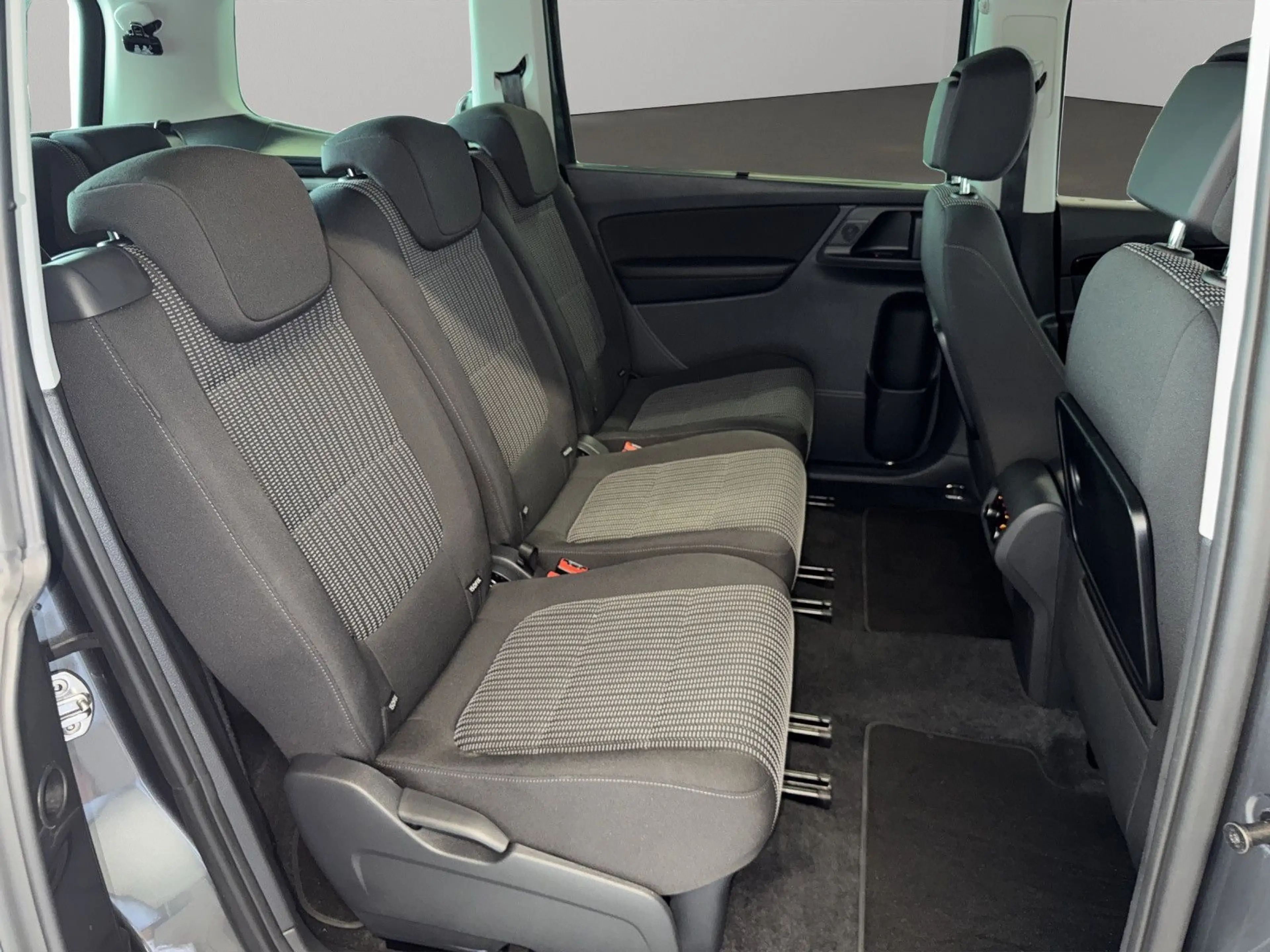 SEAT Alhambra Style*App-Connect*AHK*7-Sitzer* — photo 12
