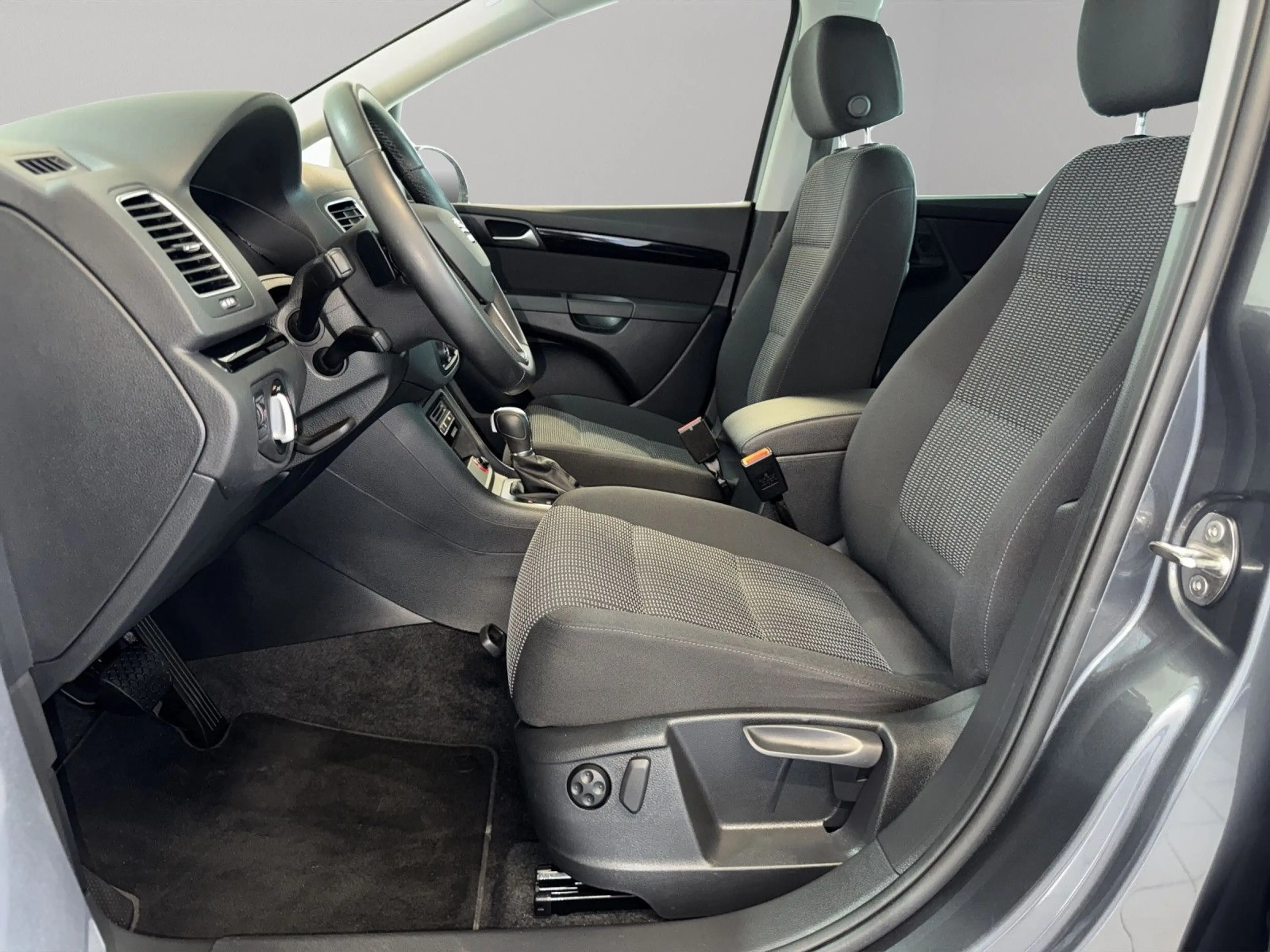 SEAT Alhambra Style*App-Connect*AHK*7-Sitzer* — photo 9