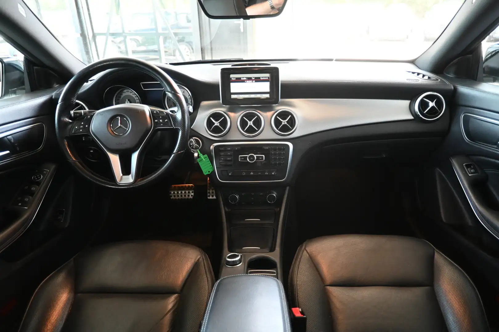 Mercedes-Benz CLA 200 Edition 1 Automaat Cruise control Airco Navigatie Blanc - 2