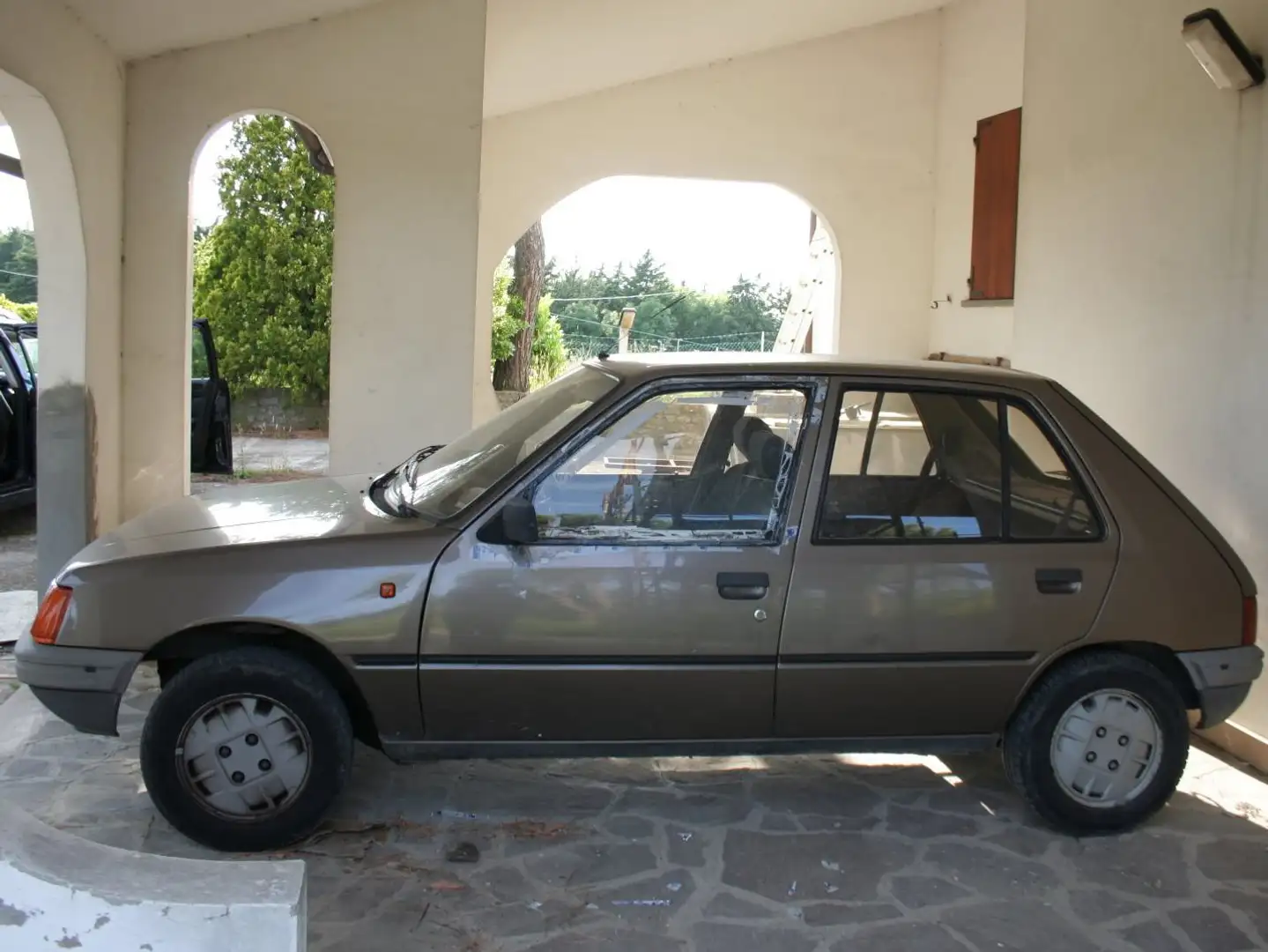 Peugeot 205 205 5p 1.8d GR 5m Marrone - 1