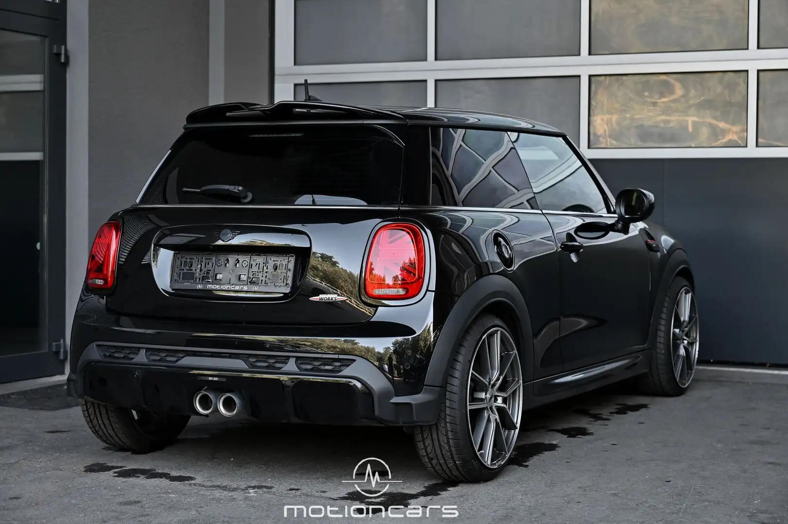 MINI John Cooper Works 2.0 Schwarz - 2