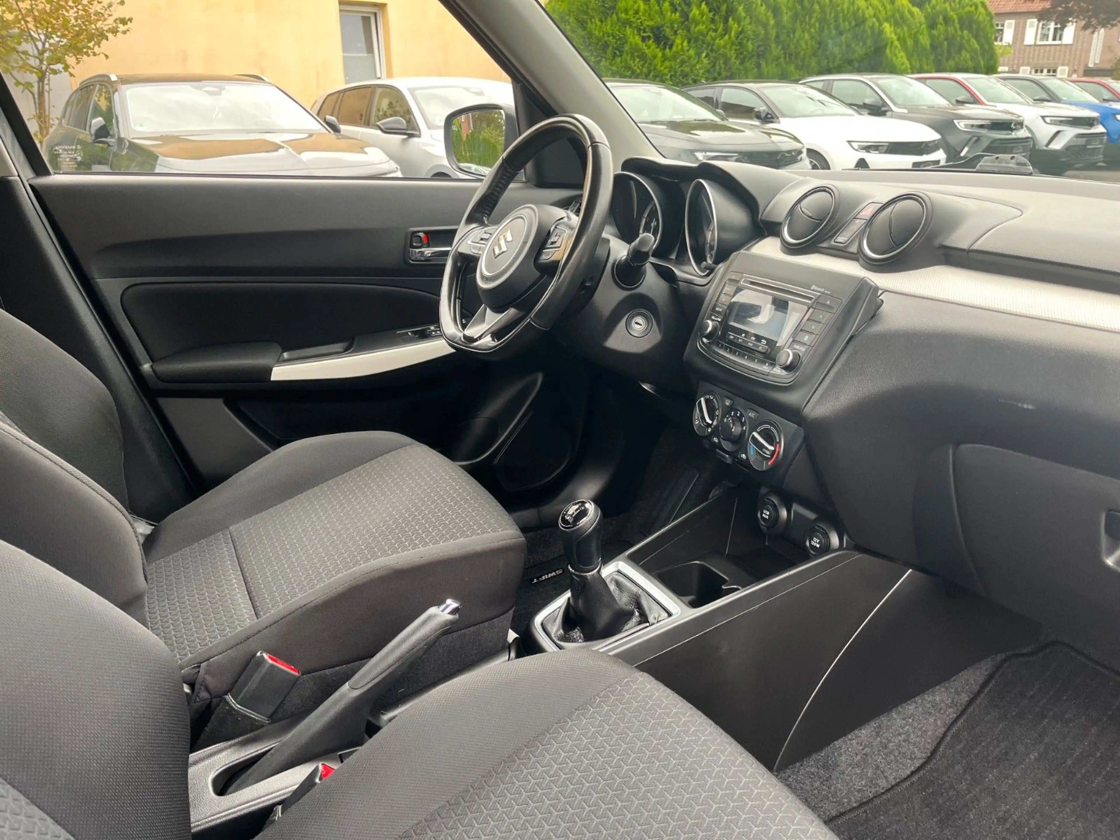 Suzuki Swift Club Hybrid /Allwetter/LED/Bluetooth/ACC — photo 13
