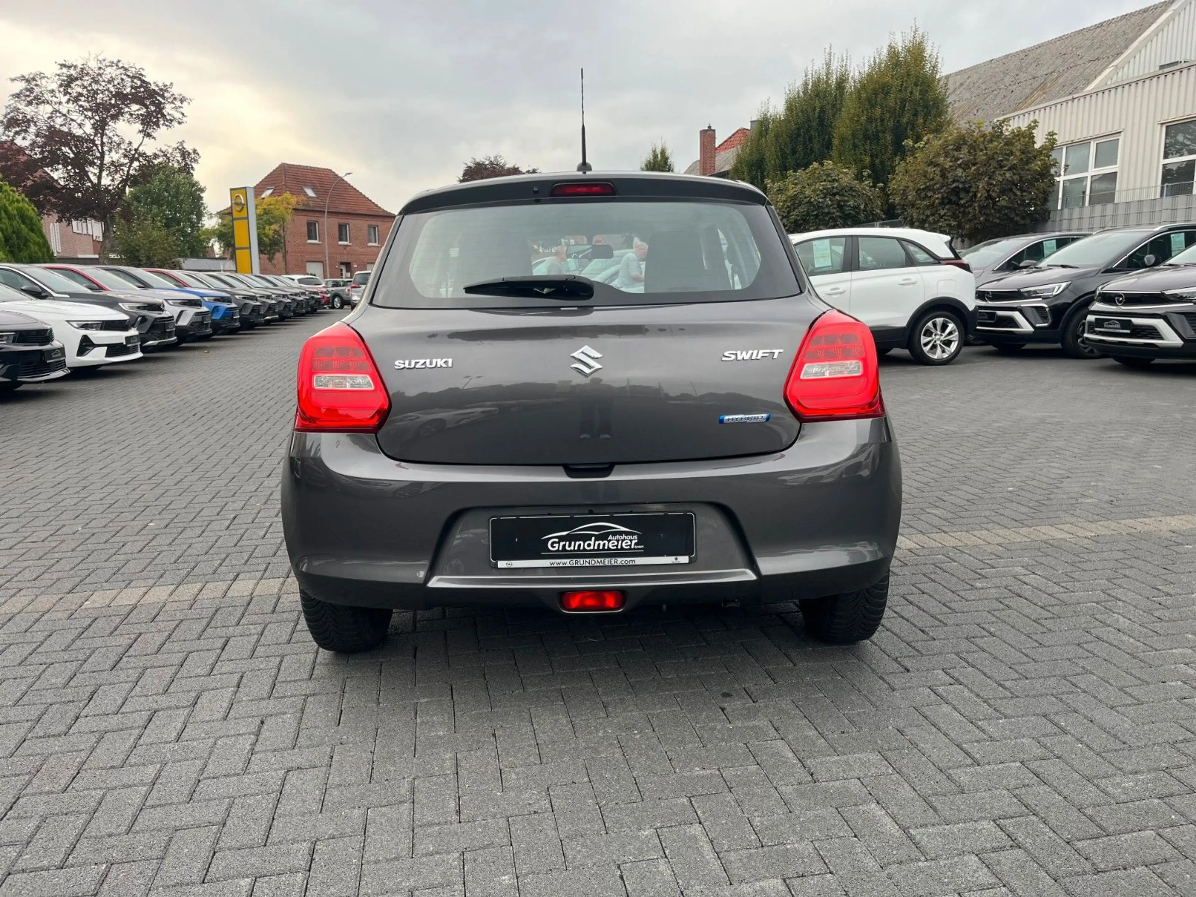 Suzuki Swift Club Hybrid /Allwetter/LED/Bluetooth/ACC — photo 5