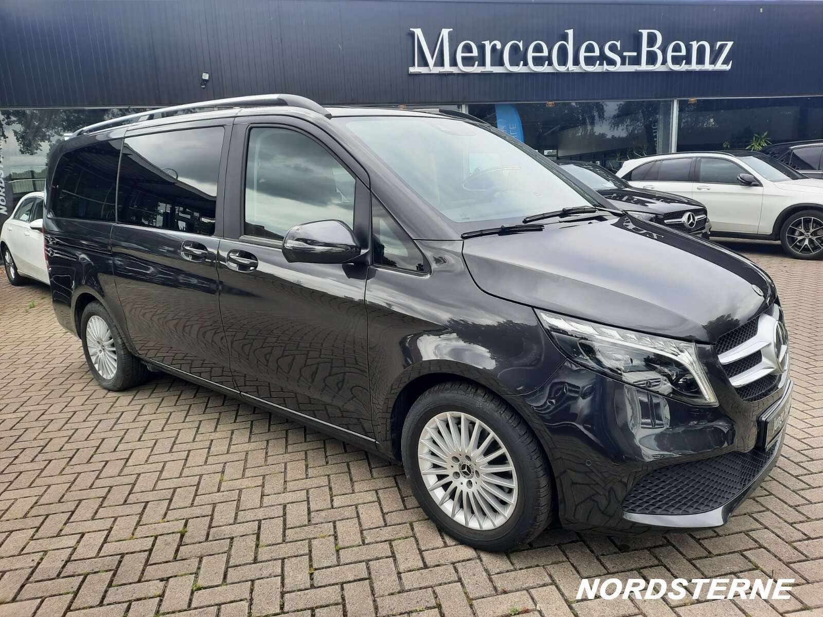 Mercedes-Benz V 220