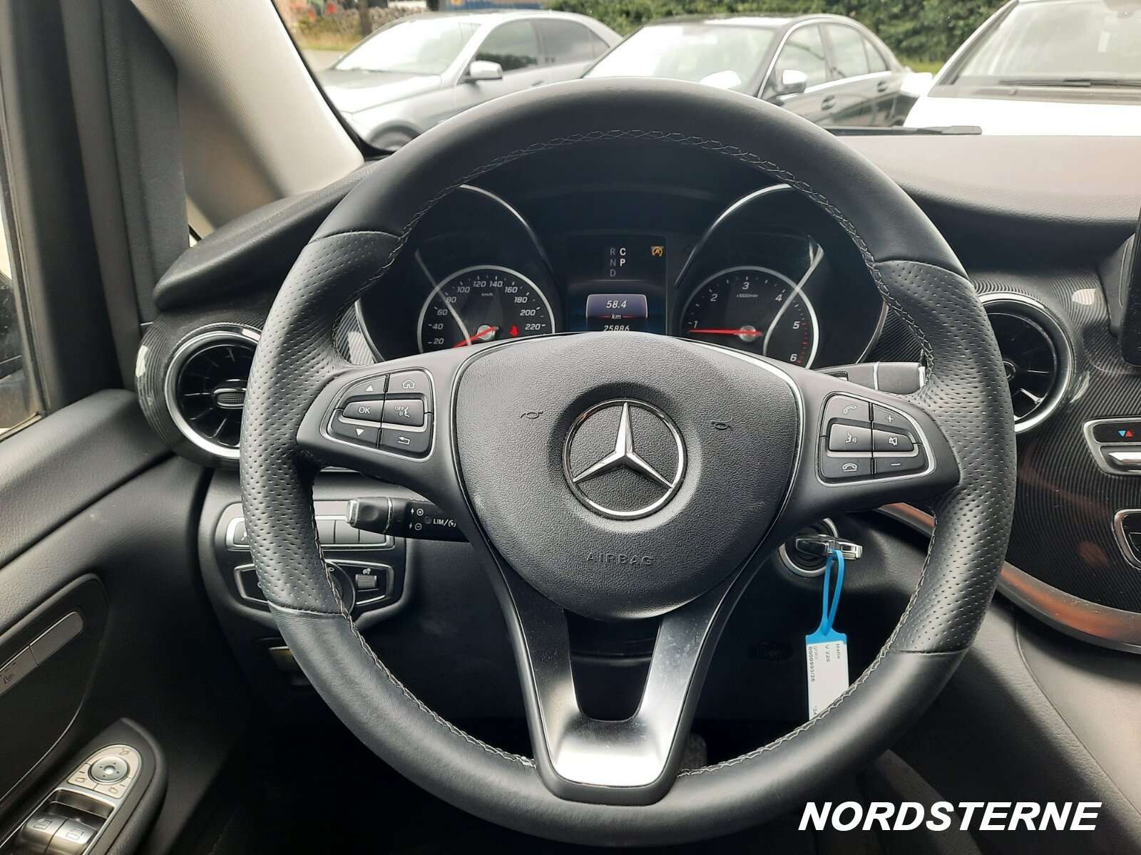 Mercedes-Benz V 220