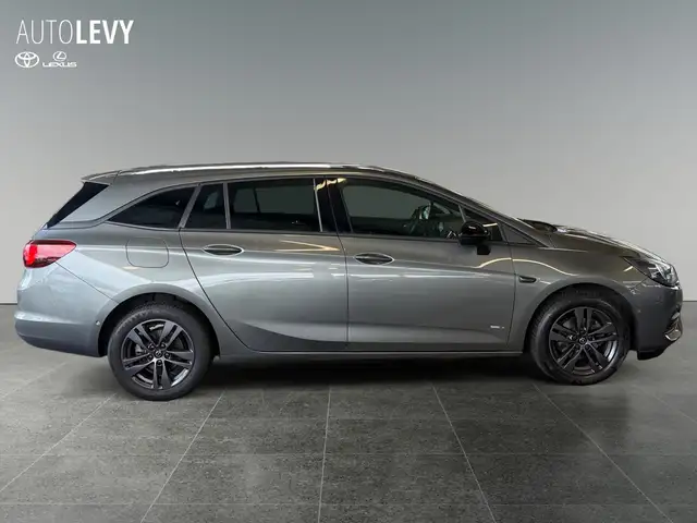 Opel Astra view 7