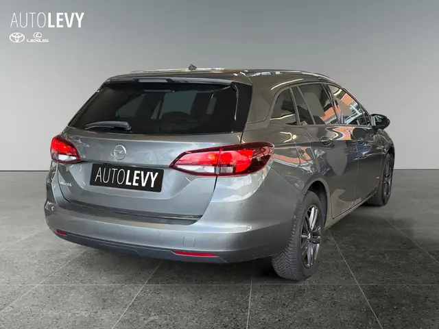 Opel Astra view 6