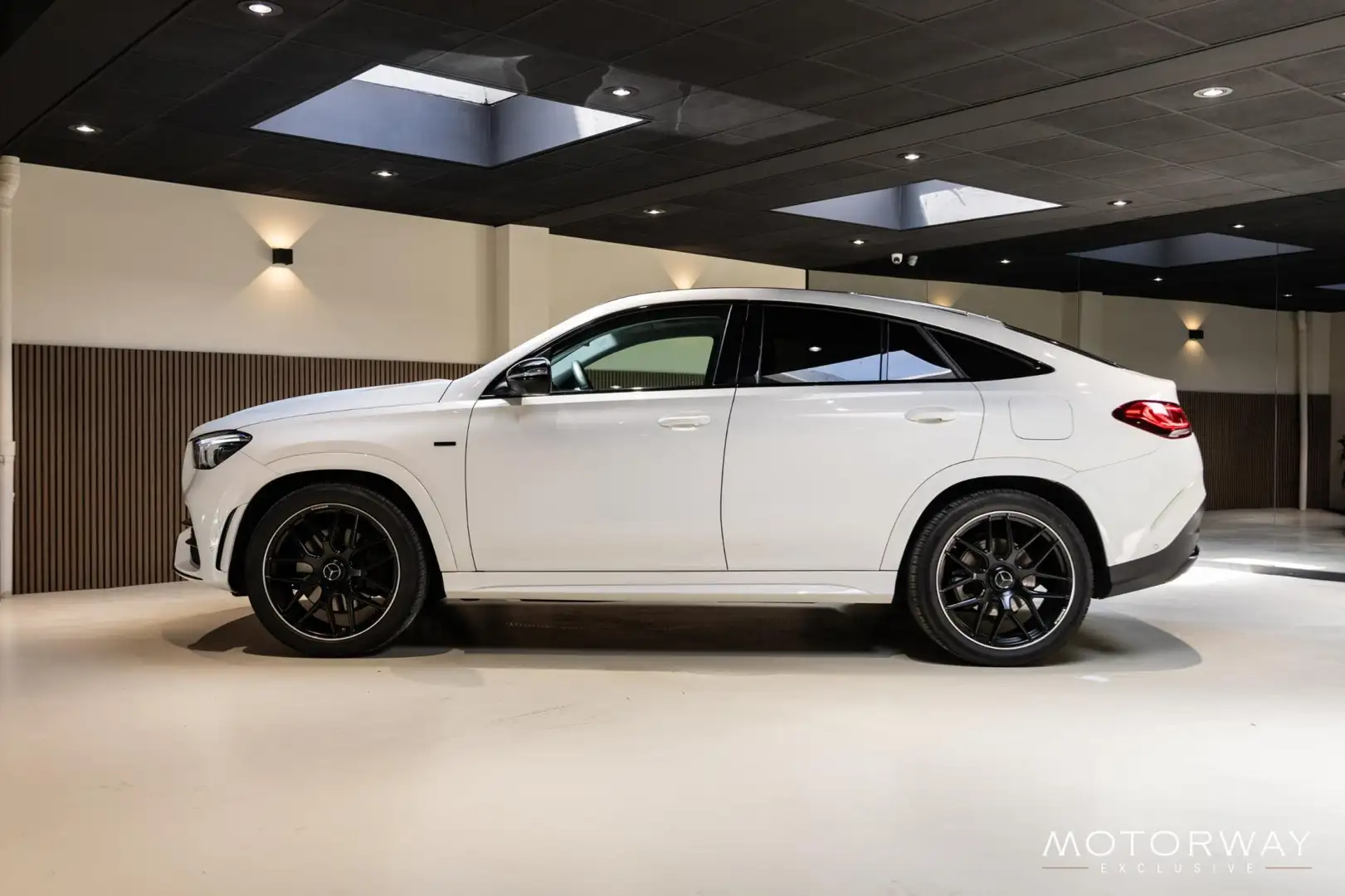 Mercedes-Benz GLE 350 Coupé e 4 MATIC|NIGHT|22 INCH|PANO|360|AMG PAKKET| Wit - 2