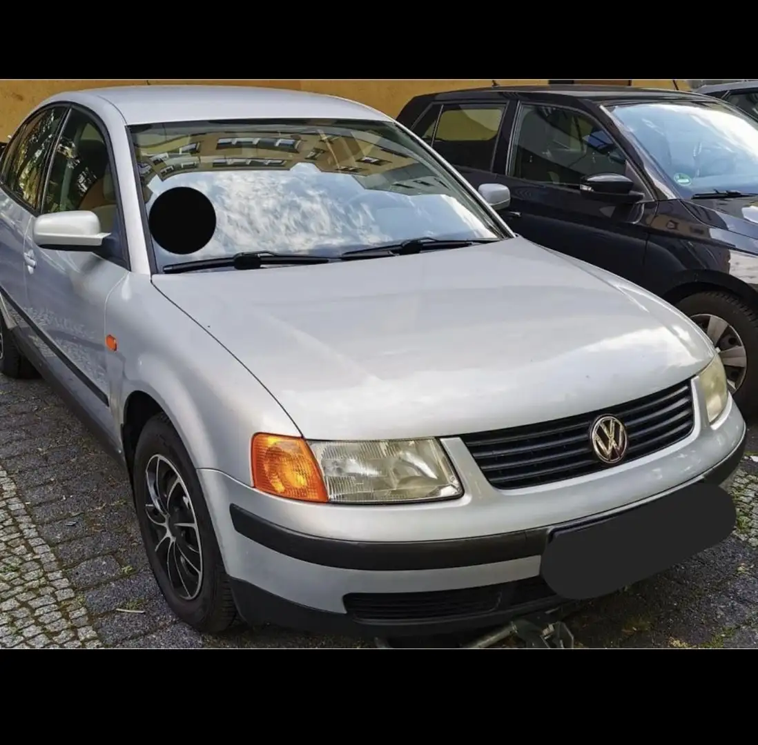 Volkswagen Passat Automatik 1.6 in Silber zu verkaufen Argent - 2