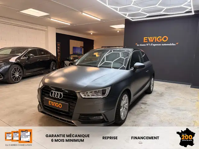 Audi A1 1.6 TDI 105 AMBITION / (covering)