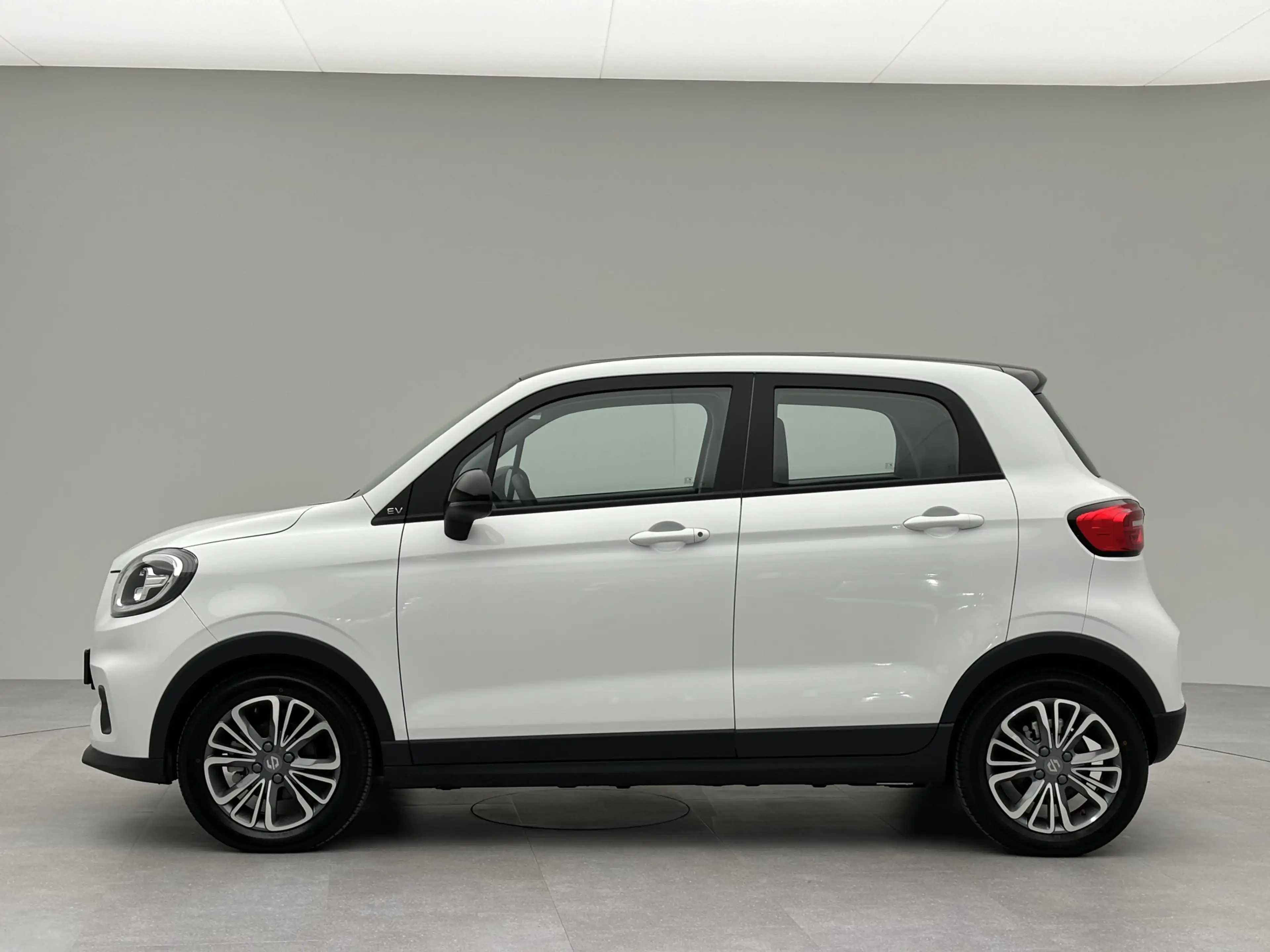Leapmotor T03 Design 37.3 kWh Volledig Elektrisch met 265 km WLT — photo 3