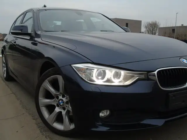 BMW 318 dA *Ohboek*Navigatie*Keyless Go*AUTOMAAT *EURO 5b