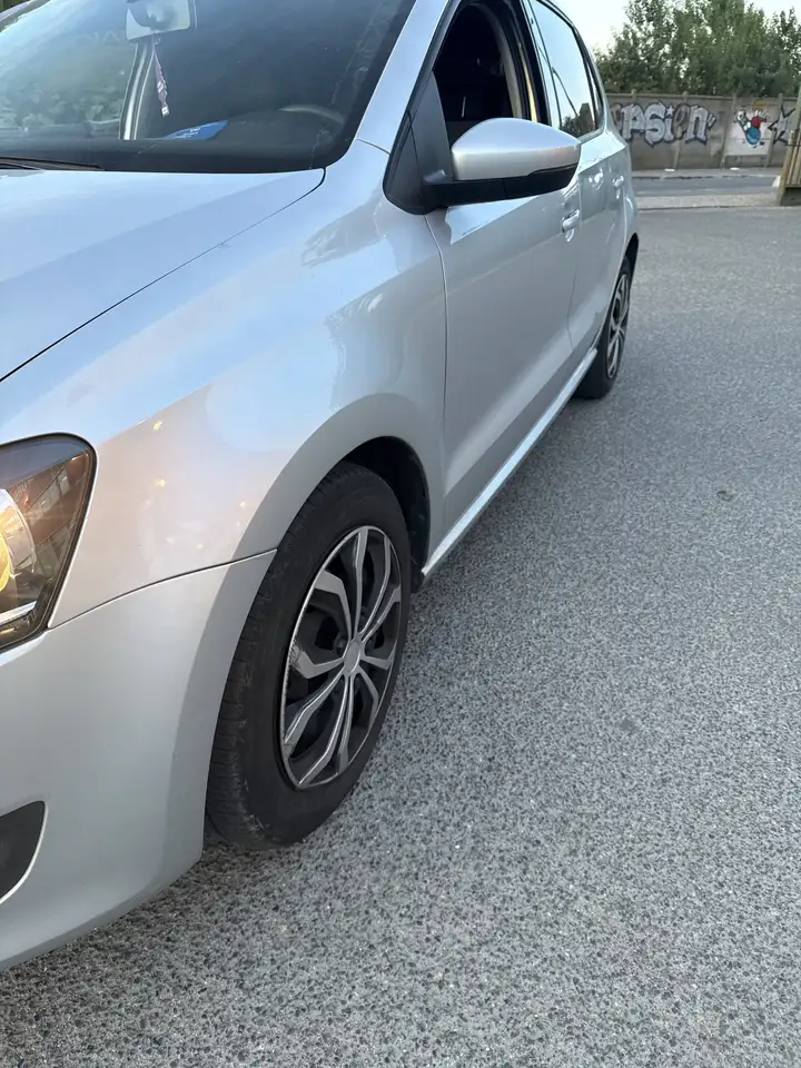 Volkswagen Polo Citadine 5 portes — photo 3