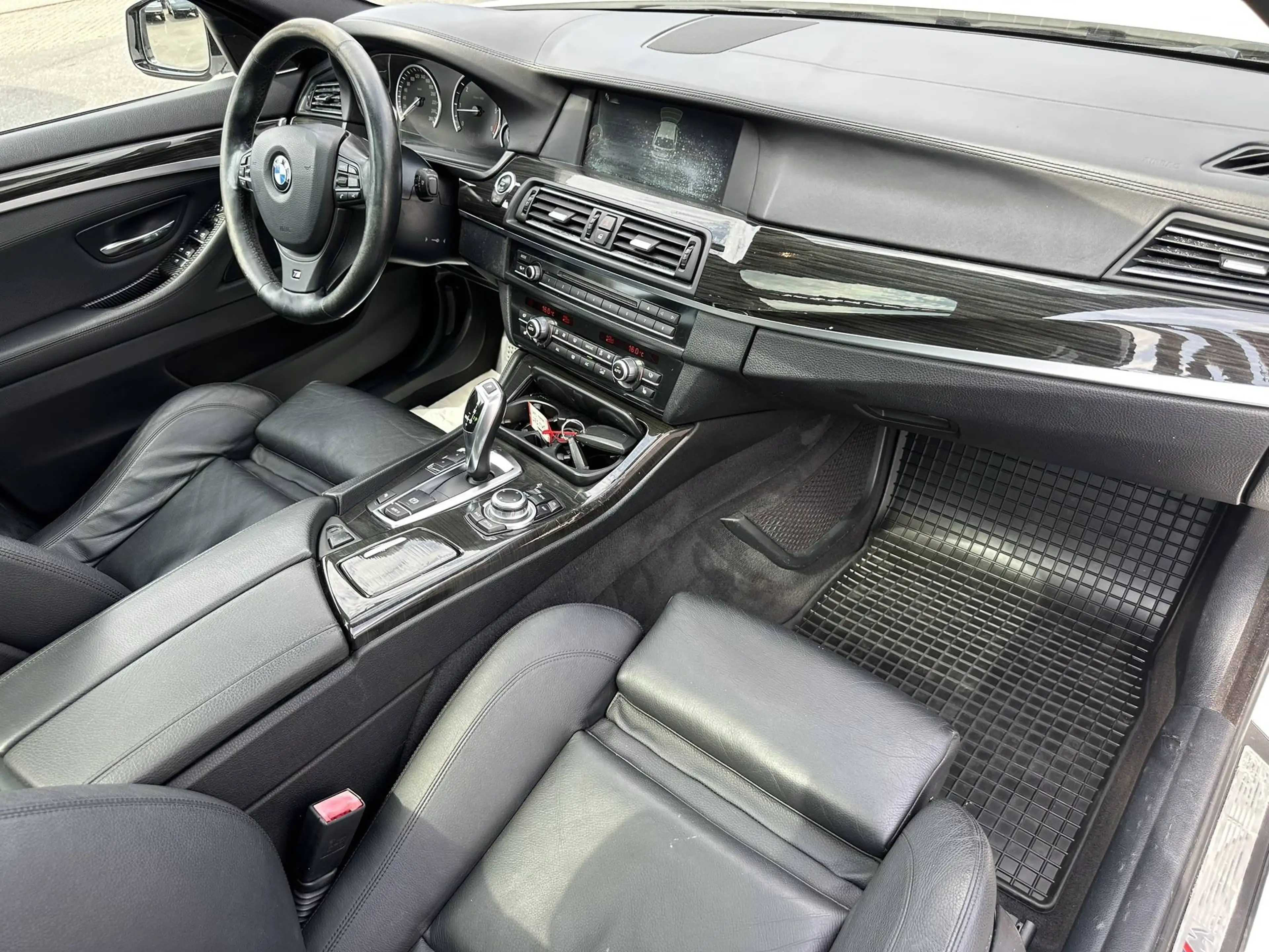 BMW 525 525 d Sport-Paket M / M-Technic *AUTOMATIK*PANORAMA*LEDER* — photo 10