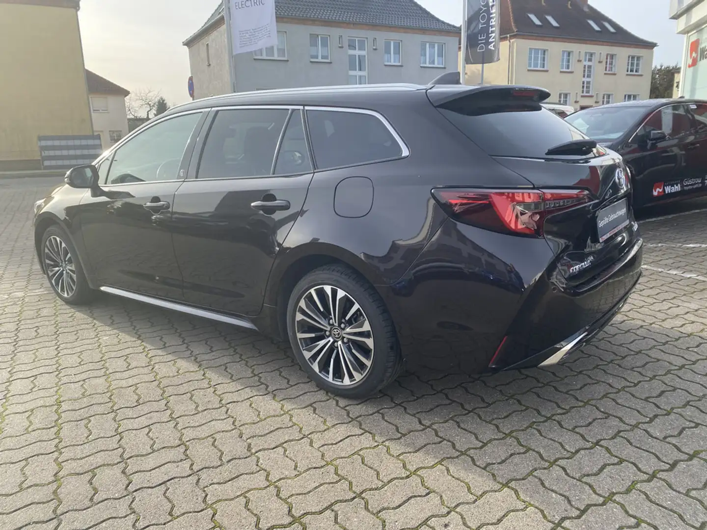 Toyota Corolla Touring Sports 2.0 Hybrid Team D Brun - 2