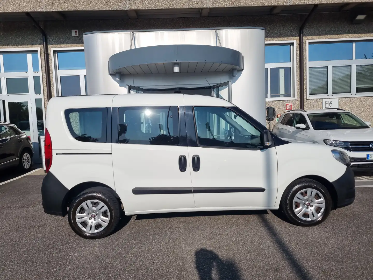 Fiat Doblo 1.3 mjt 16v 95cv AUTOCARRO EURO 6B Blanc - 2