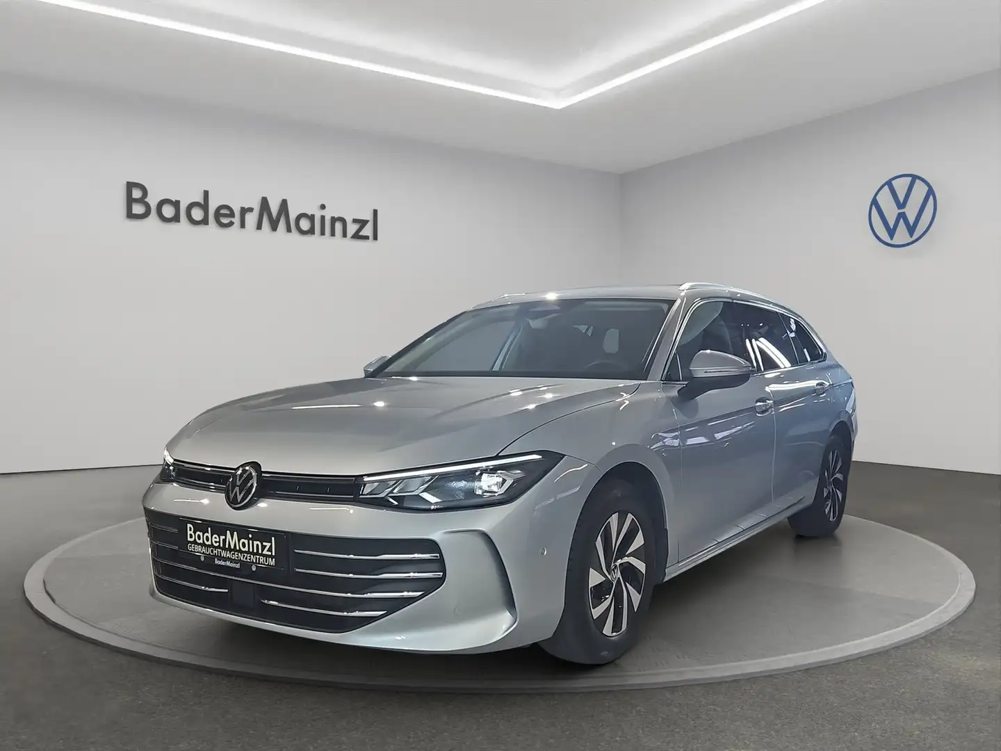 Volkswagen Passat Variant 1.5 eTSI AHK RFK LED Business Silber - 1