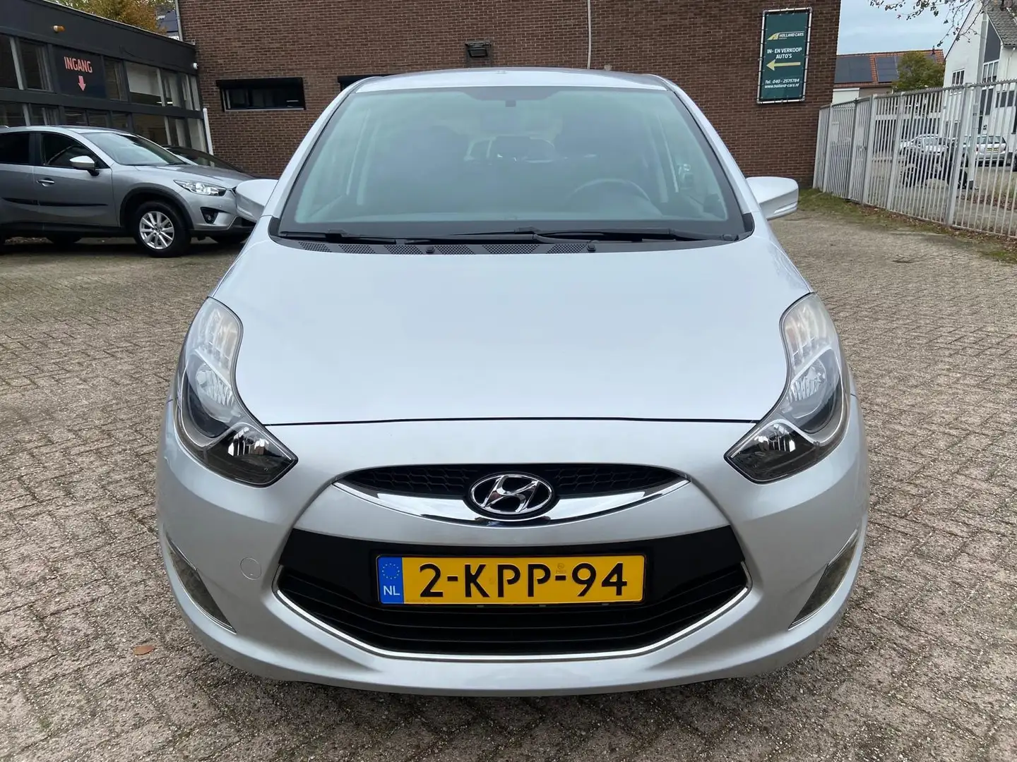 Hyundai iX20 1.4i i-Vision 114.680 Kilometer n.ap - Airco ecc - Gris - 2