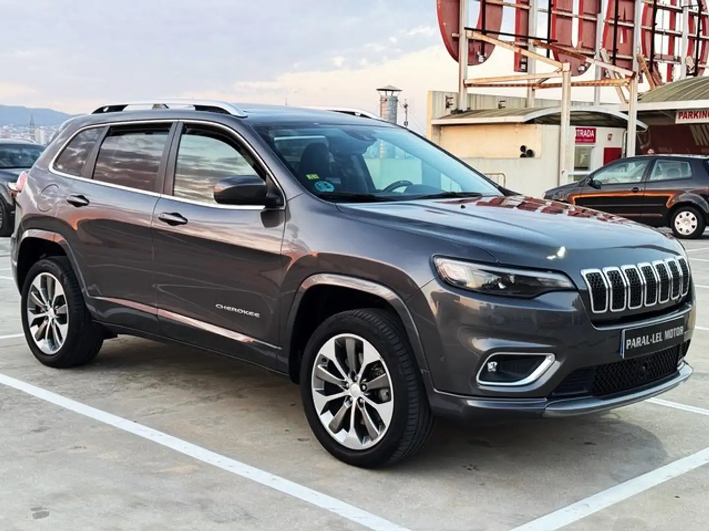 Jeep Cherokee 2.2 Overland 4WD 9AT Gris - 1
