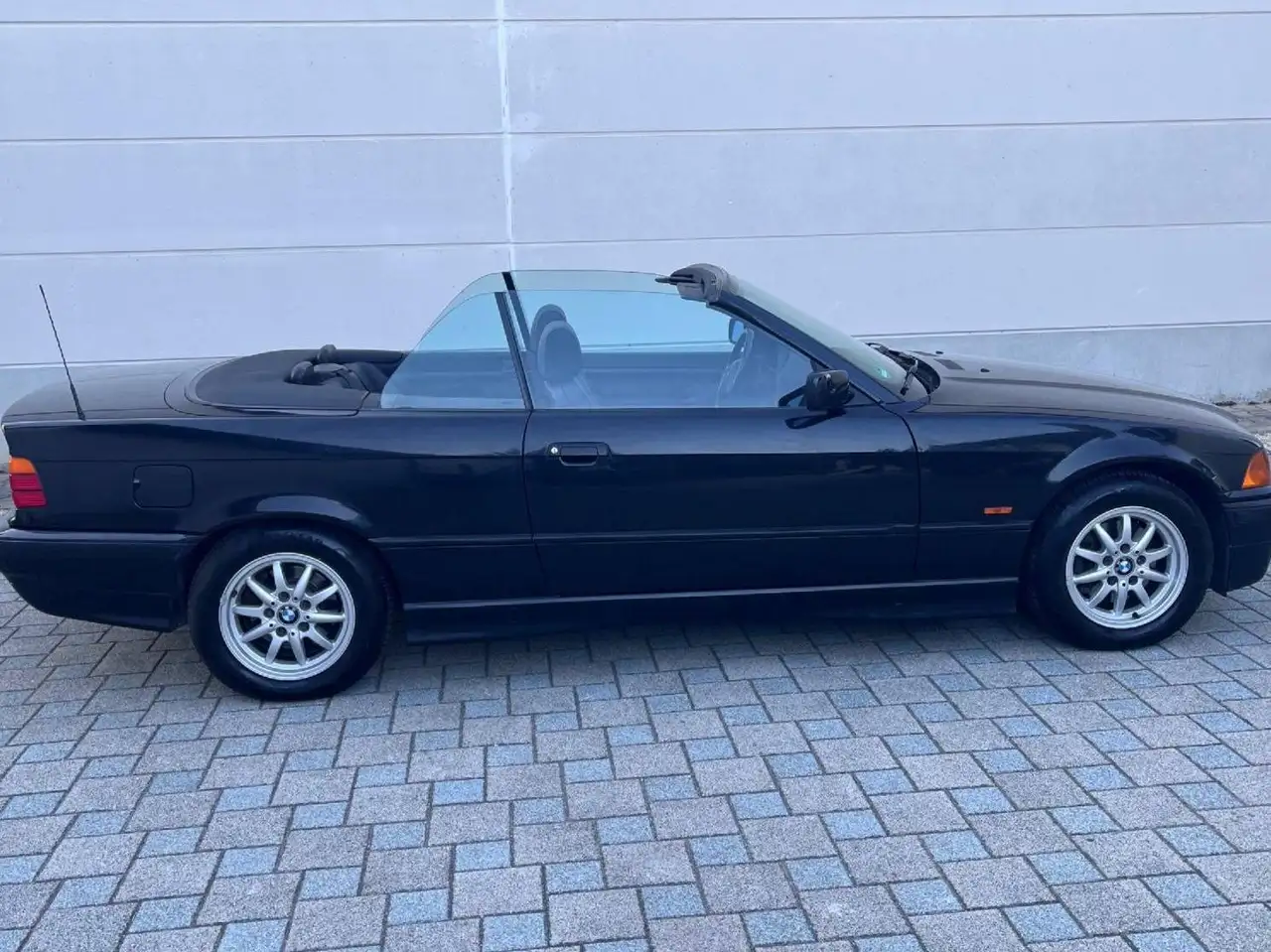 BMW 320i, foto 6