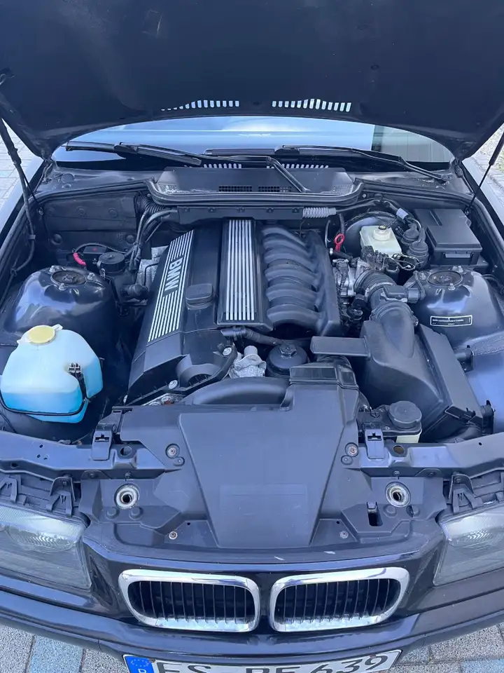 BMW 320i, foto 9