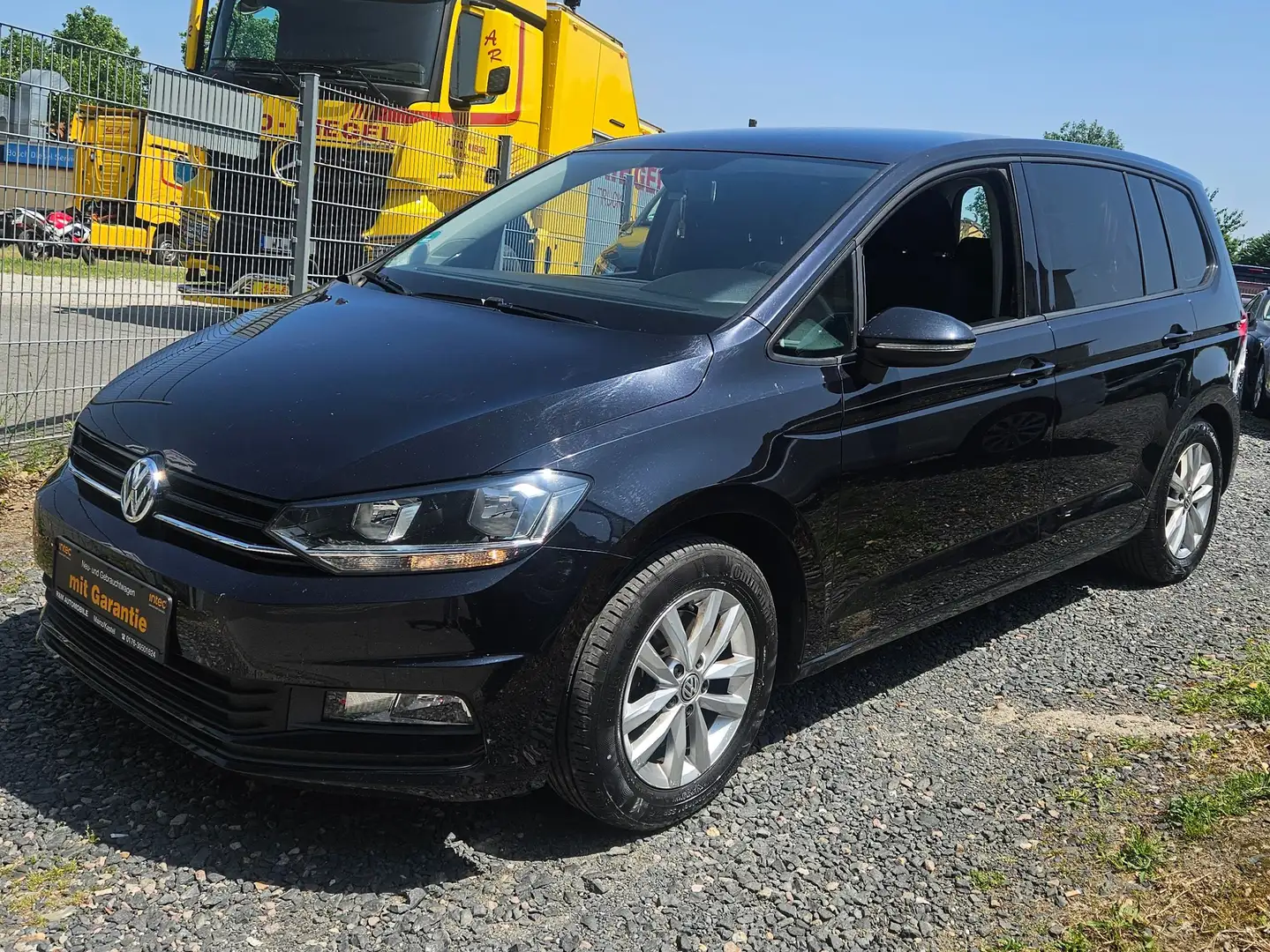 Volkswagen Touran 1.6 TDI SCR BlueMotion Technology DSG Comfortline Schwarz - 2