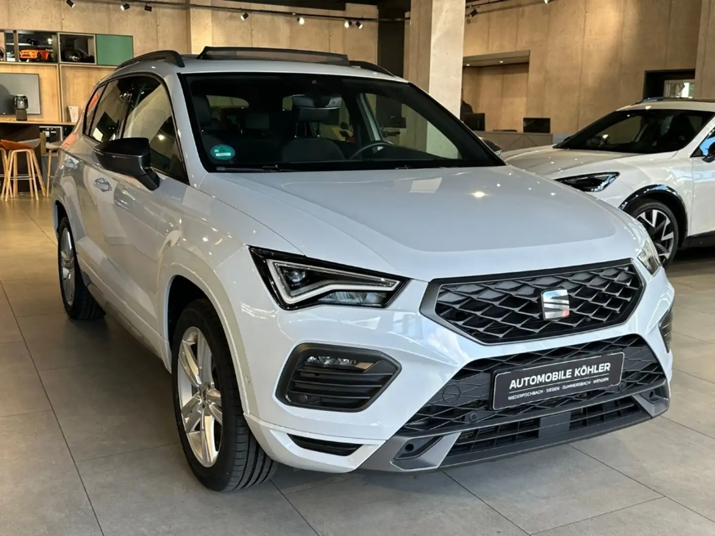 SEAT Ateca FR 4Drive 2.0 TSI / Facelift / AHK / Panoramadach Blanc - 2