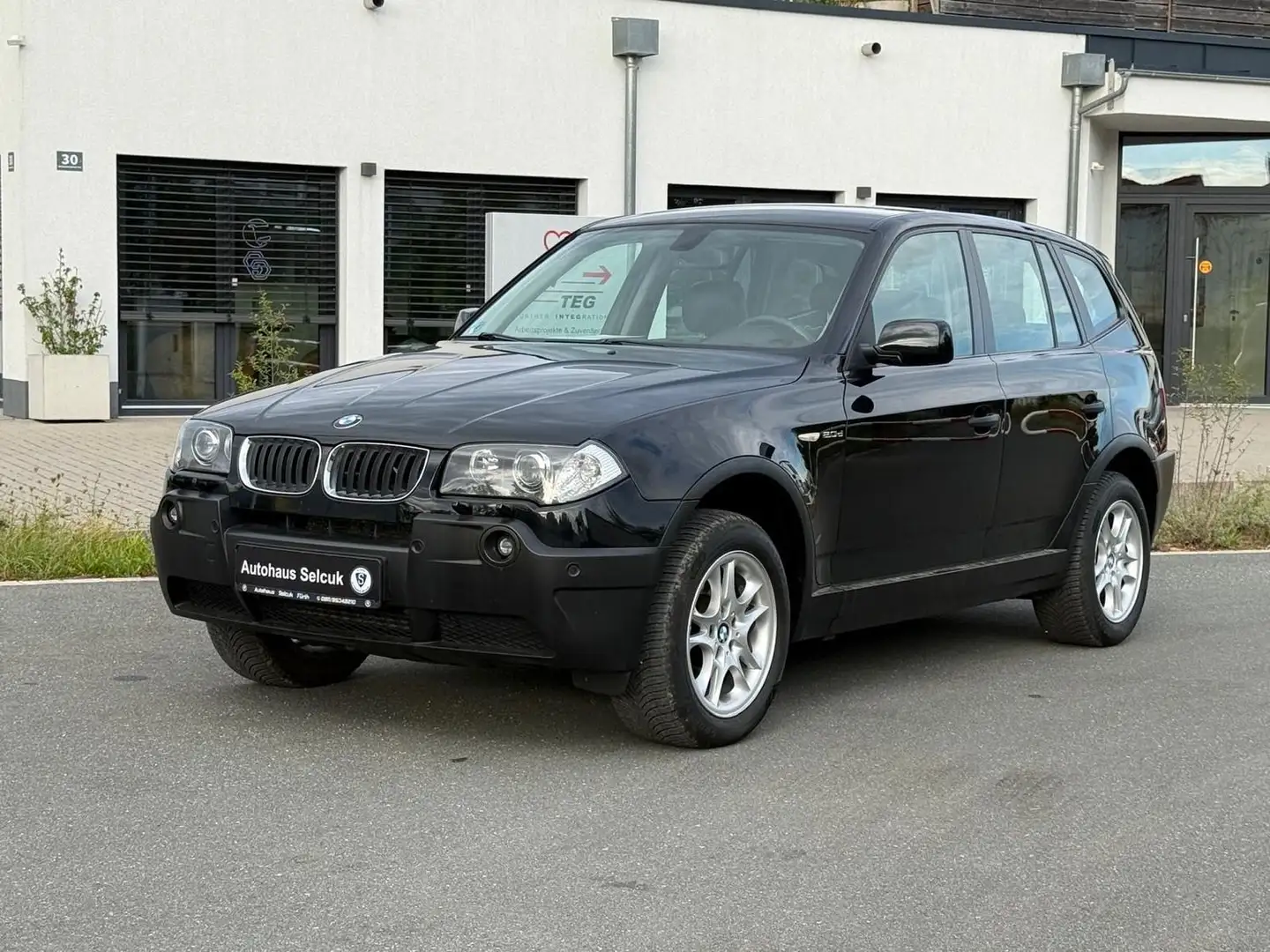 BMW X3 2.0d *Xenon*Leder*SHZ*PDC* Noir - 2
