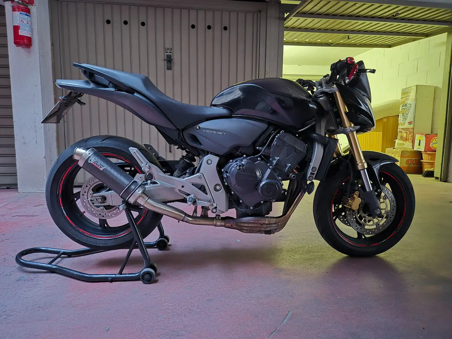 Honda Hornet Negro - 2