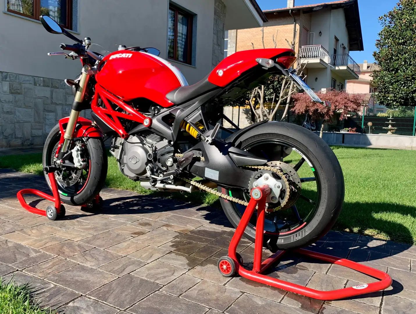 Ducati Monster 1100 Ducati Monster 1100 evo abs dtc Červená - 2