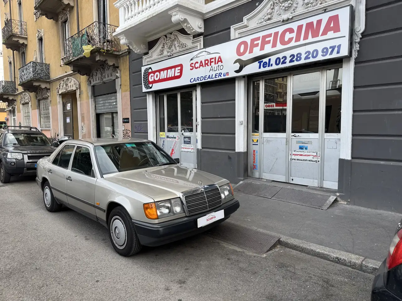 Mercedes-Benz E-Class E 200 1986