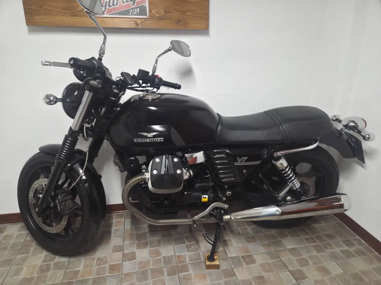Moto Guzzi V7 Sport