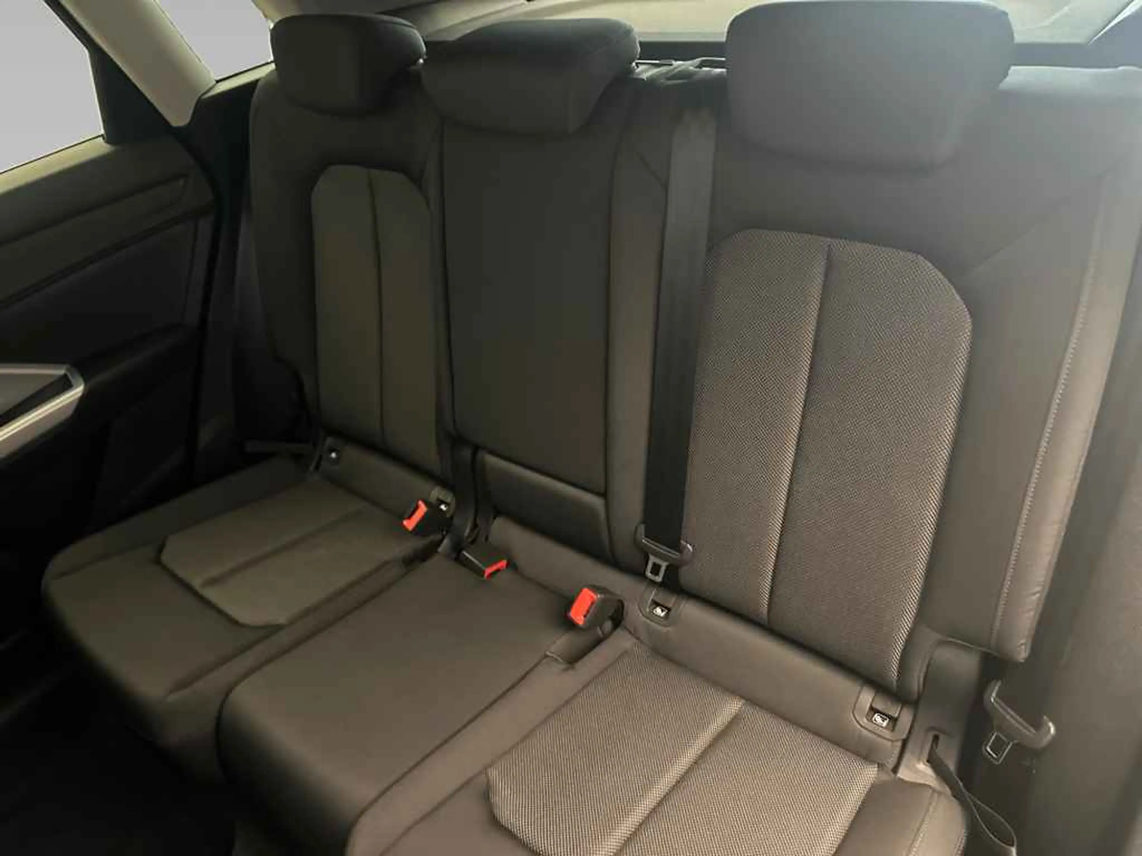 Audi Q3 advanced 40 TFSI qua *AHK*LED*NAVI*19"*ACC* — photo 12
