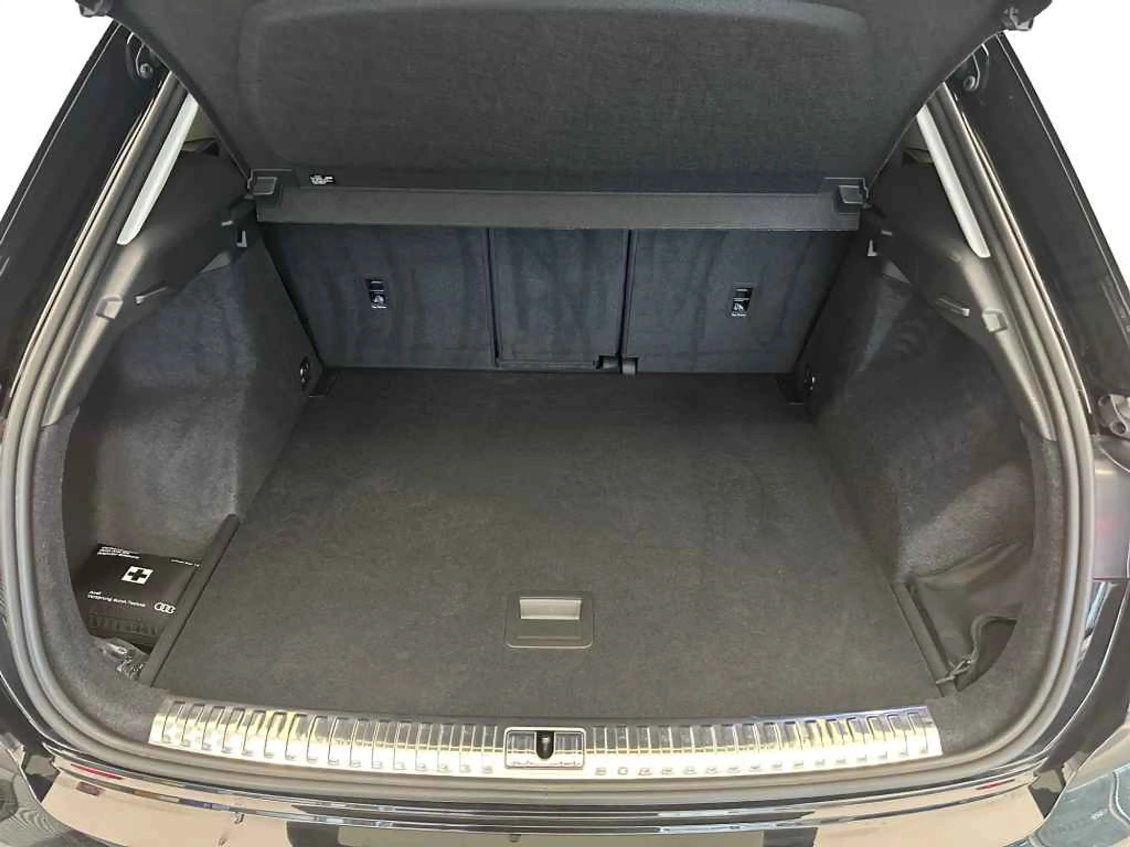 Audi Q3 advanced 40 TFSI qua *AHK*LED*NAVI*19"*ACC* — photo 9