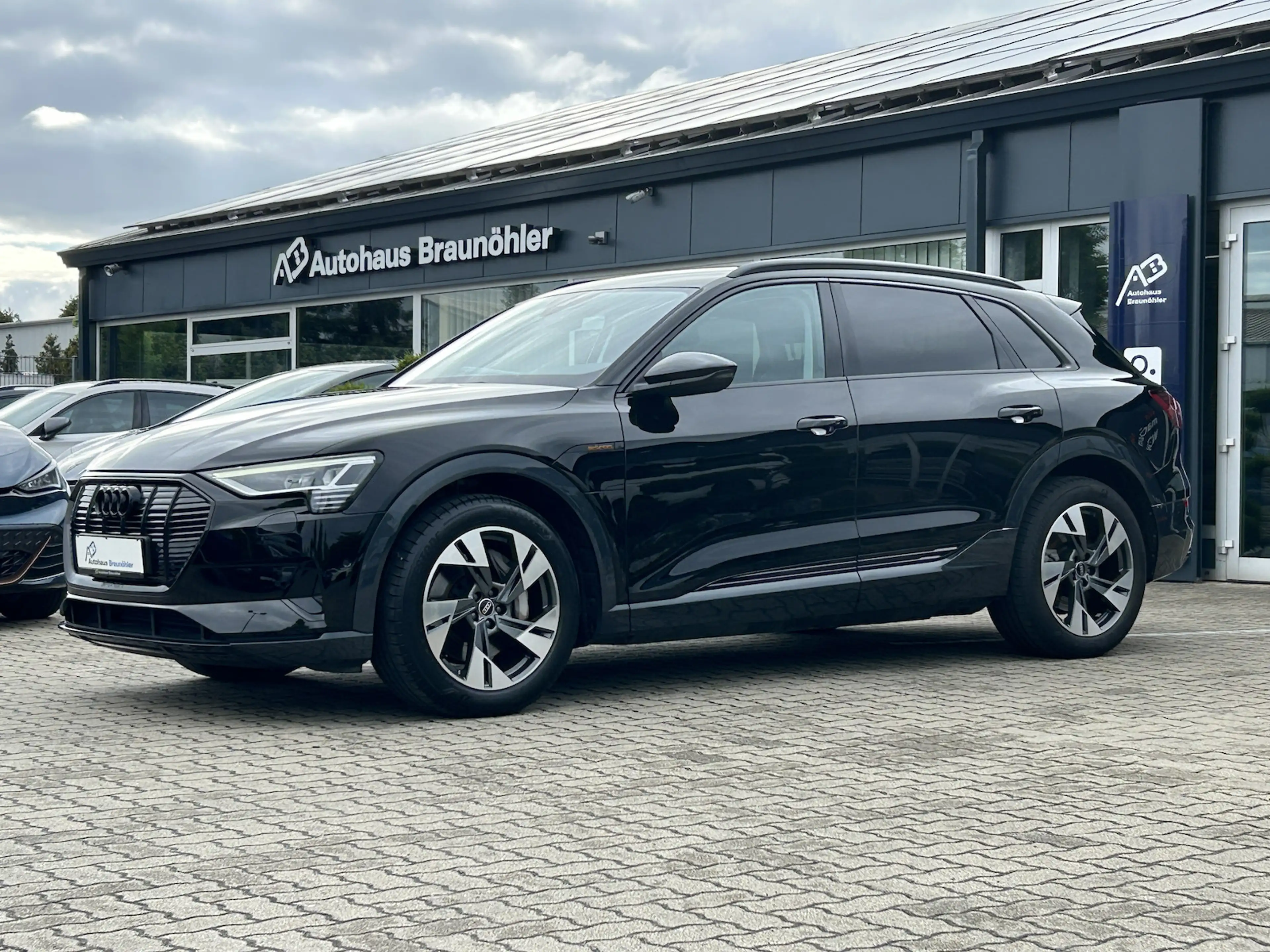 Audi e-tron 55 quattro advanced*Black*AHK*Leder*Kamera* — photo 4
