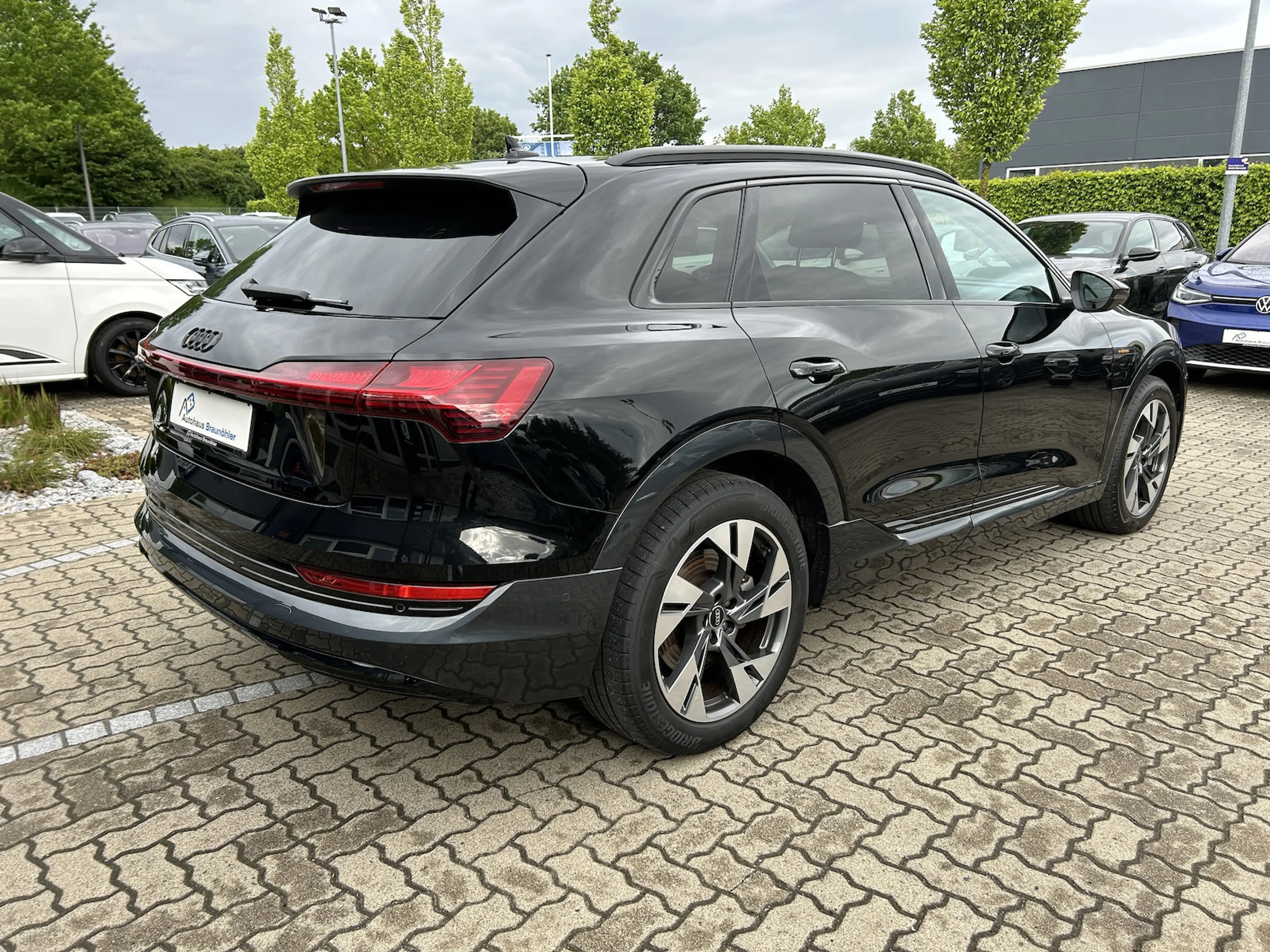 Audi e-tron 55 quattro advanced*Black*AHK*Leder*Kamera* — photo 7