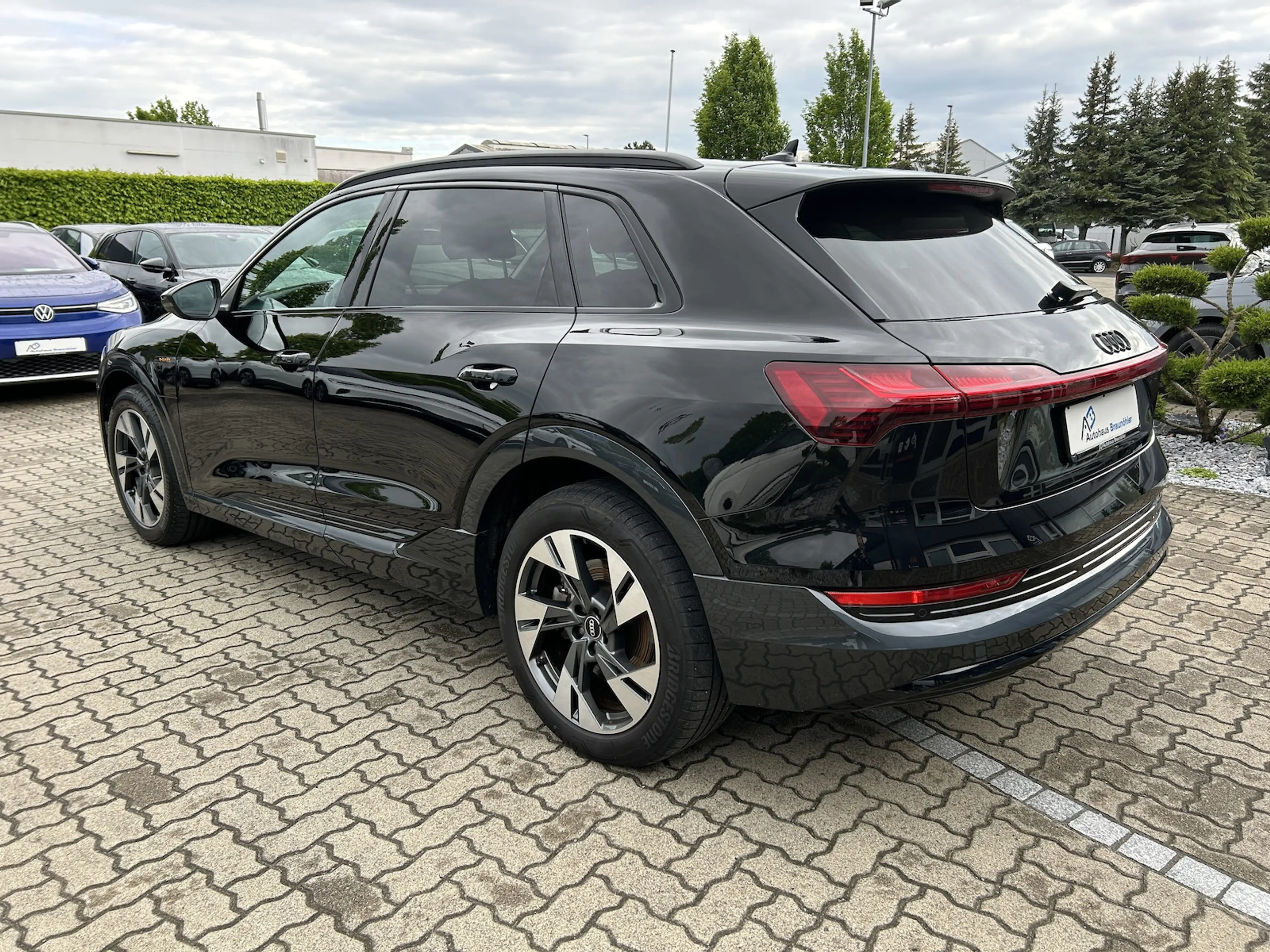 Audi e-tron 55 quattro advanced*Black*AHK*Leder*Kamera* — photo 6