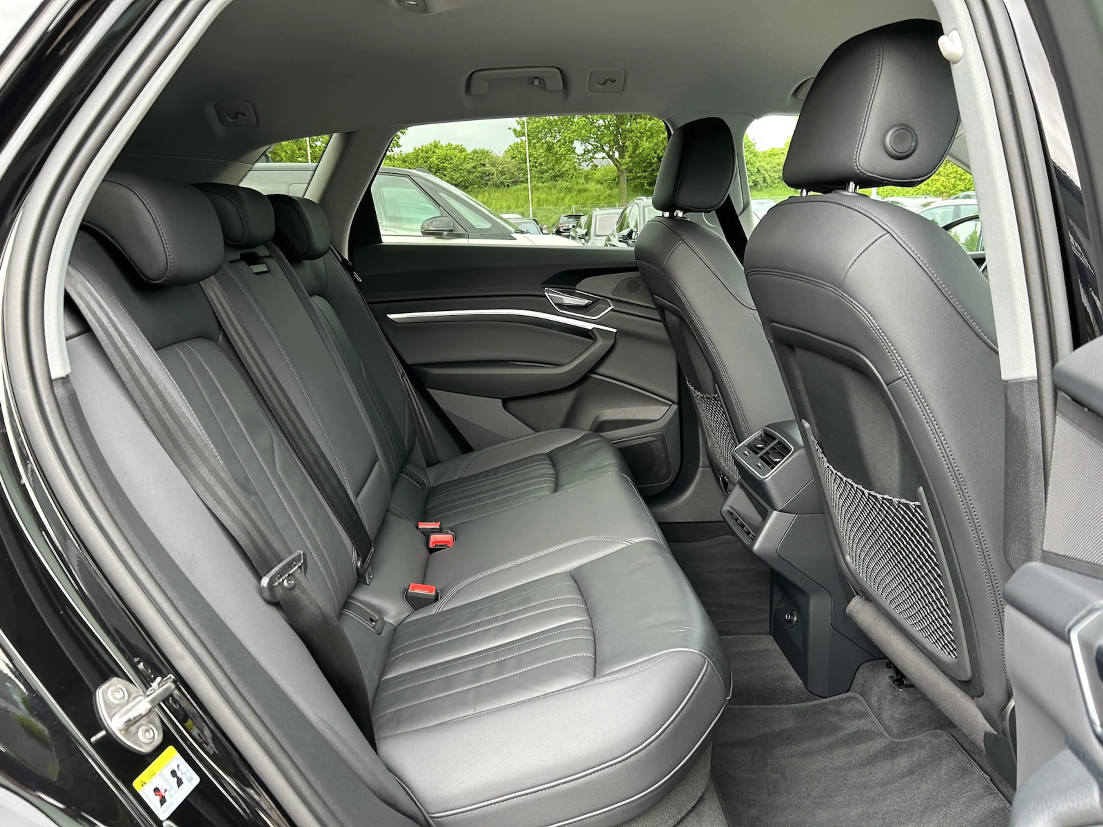 Audi e-tron 55 quattro advanced*Black*AHK*Leder*Kamera* — photo 12