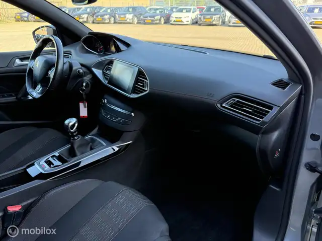 Peugeot 308 view 13