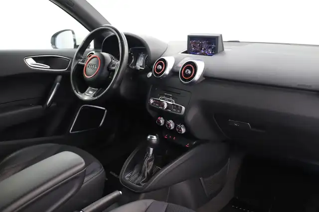 Audi A1 view 12
