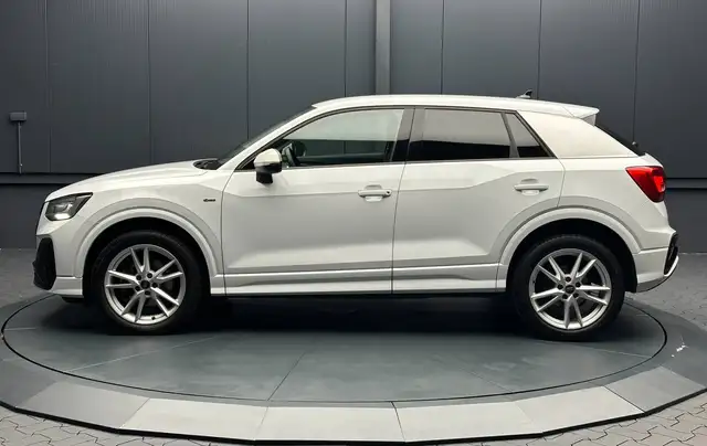 Audi Q2 view 2