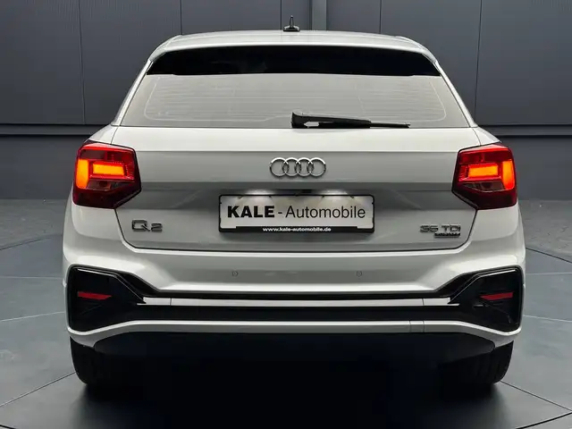 Audi Q2 view 4