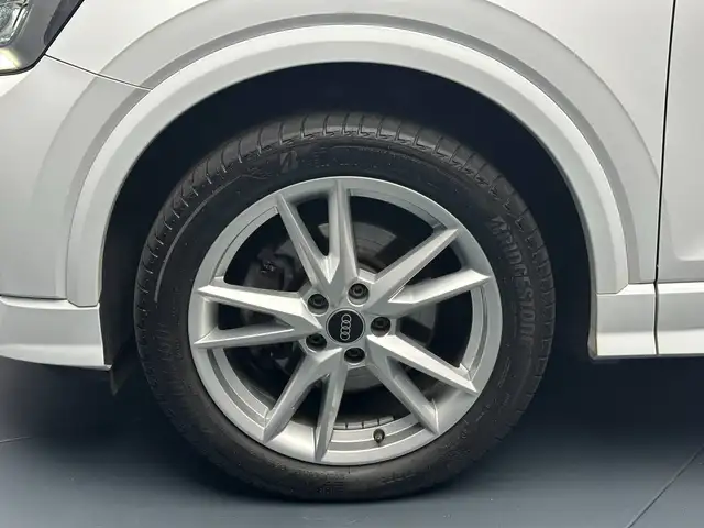 Audi Q2 view 9