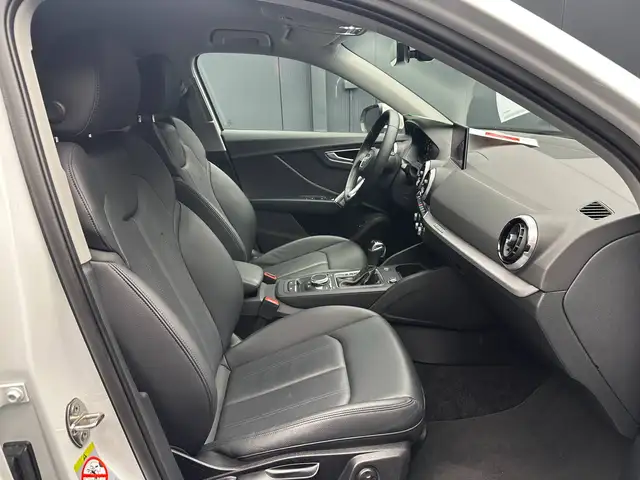 Audi Q2 view 10
