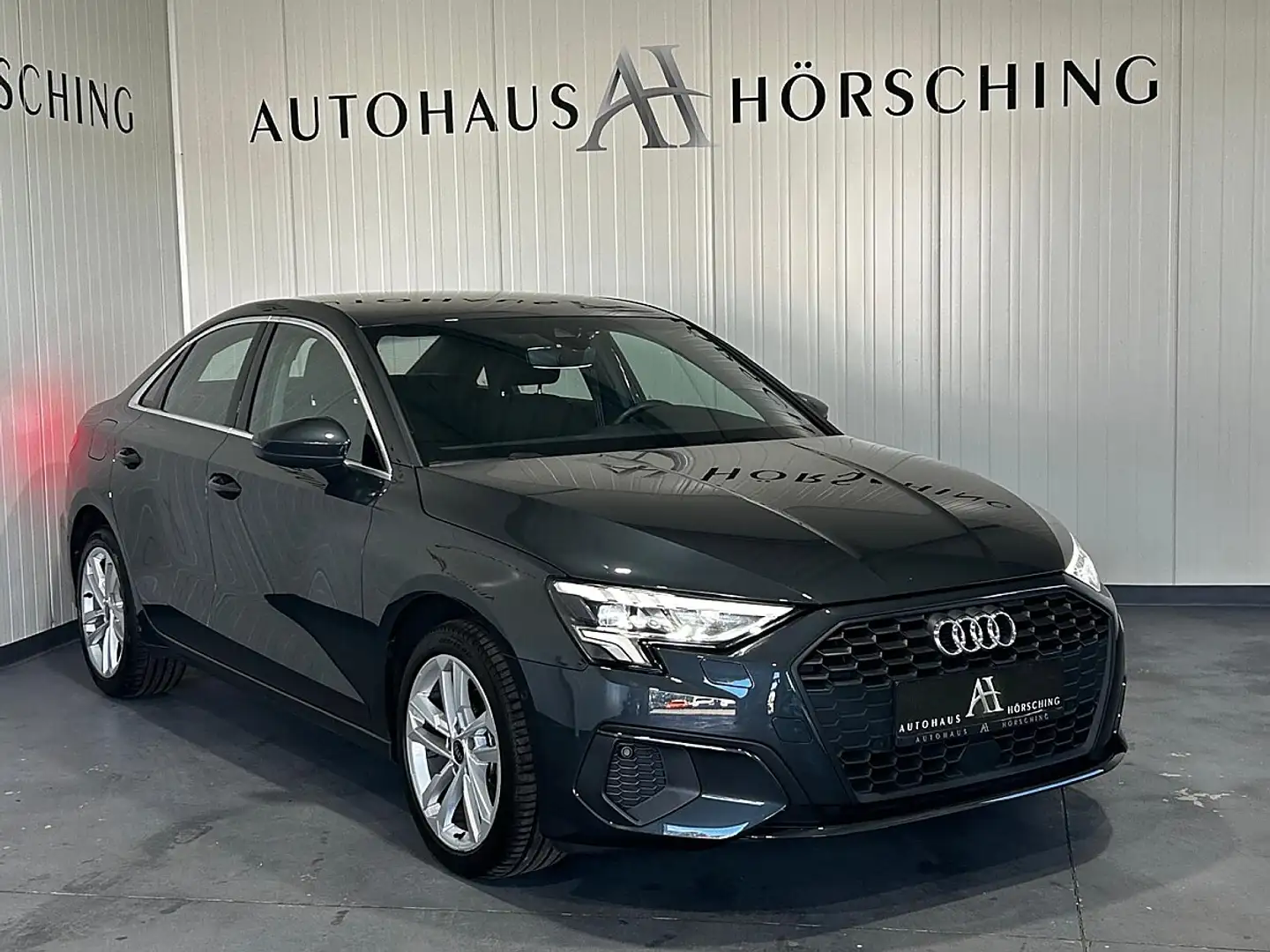 Audi A3 35 TDI S-tronic Grau - 1
