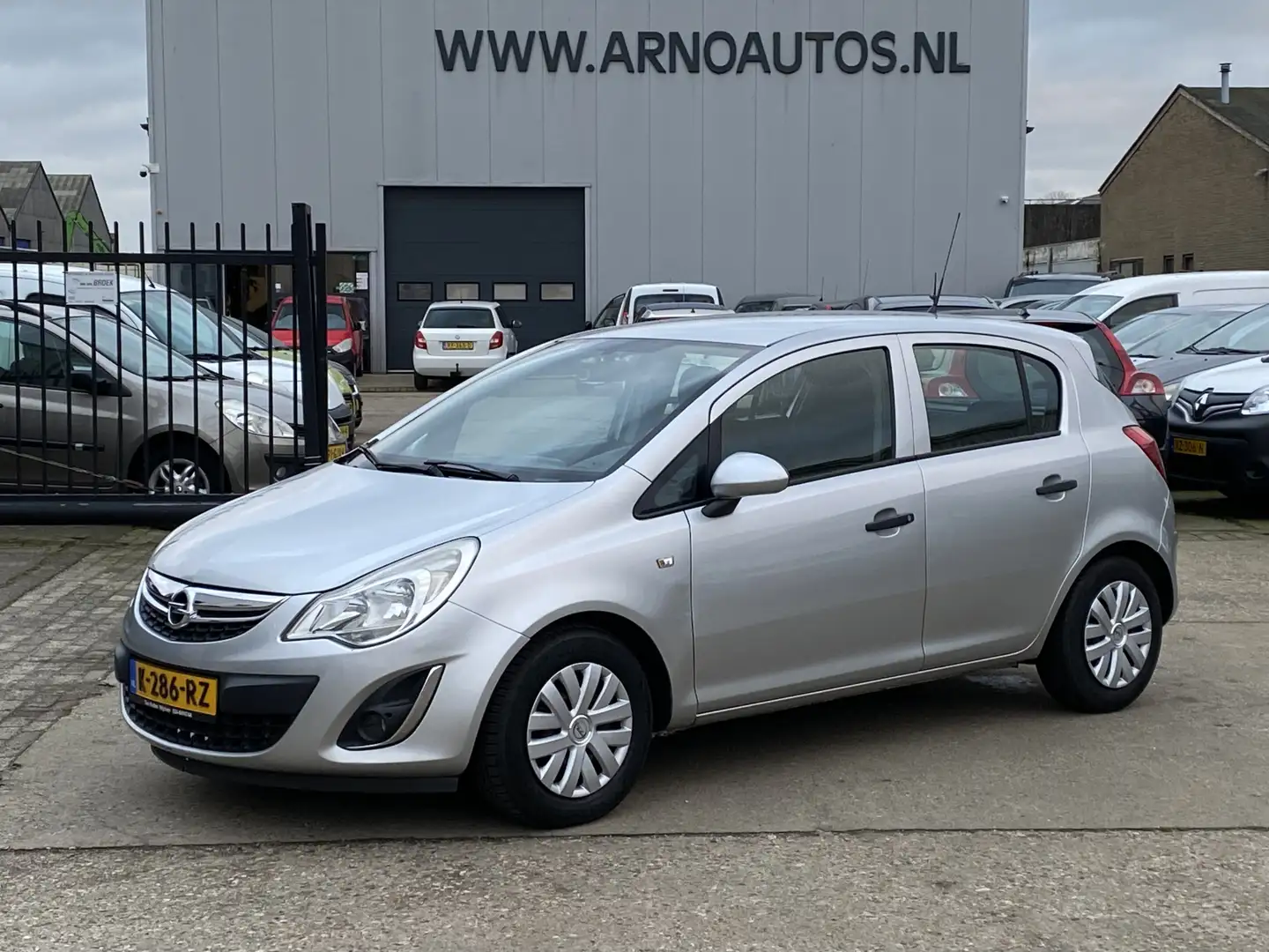 Opel Corsa 1.2-16V Edition 5-DEURS, AIRCO, 167.565 KM, STUURB Grijs - 1