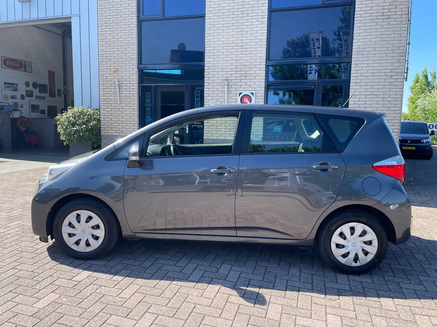 Toyota Verso-S 1.3 VVT-i Aspiration-camera-airco Gri - 2