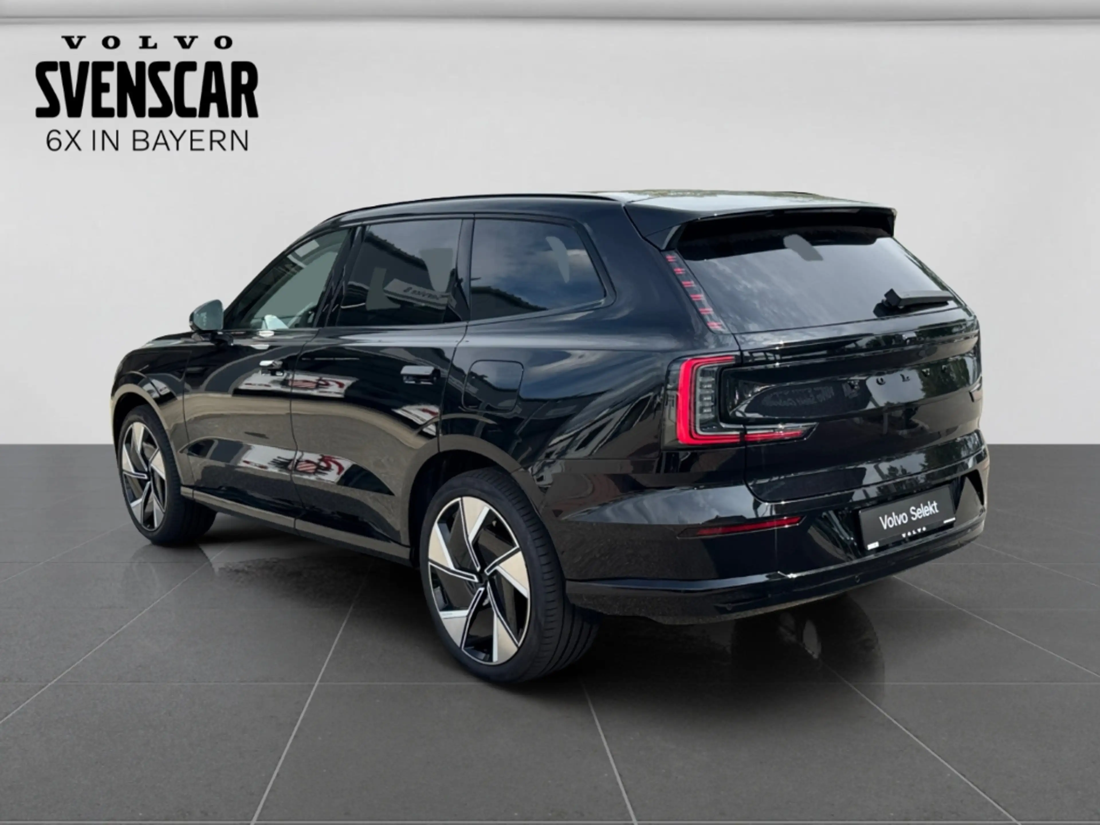 Volvo EX90 Ultra Twin Performance AWD B&W StandHZG AHK-el. kl — photo 3