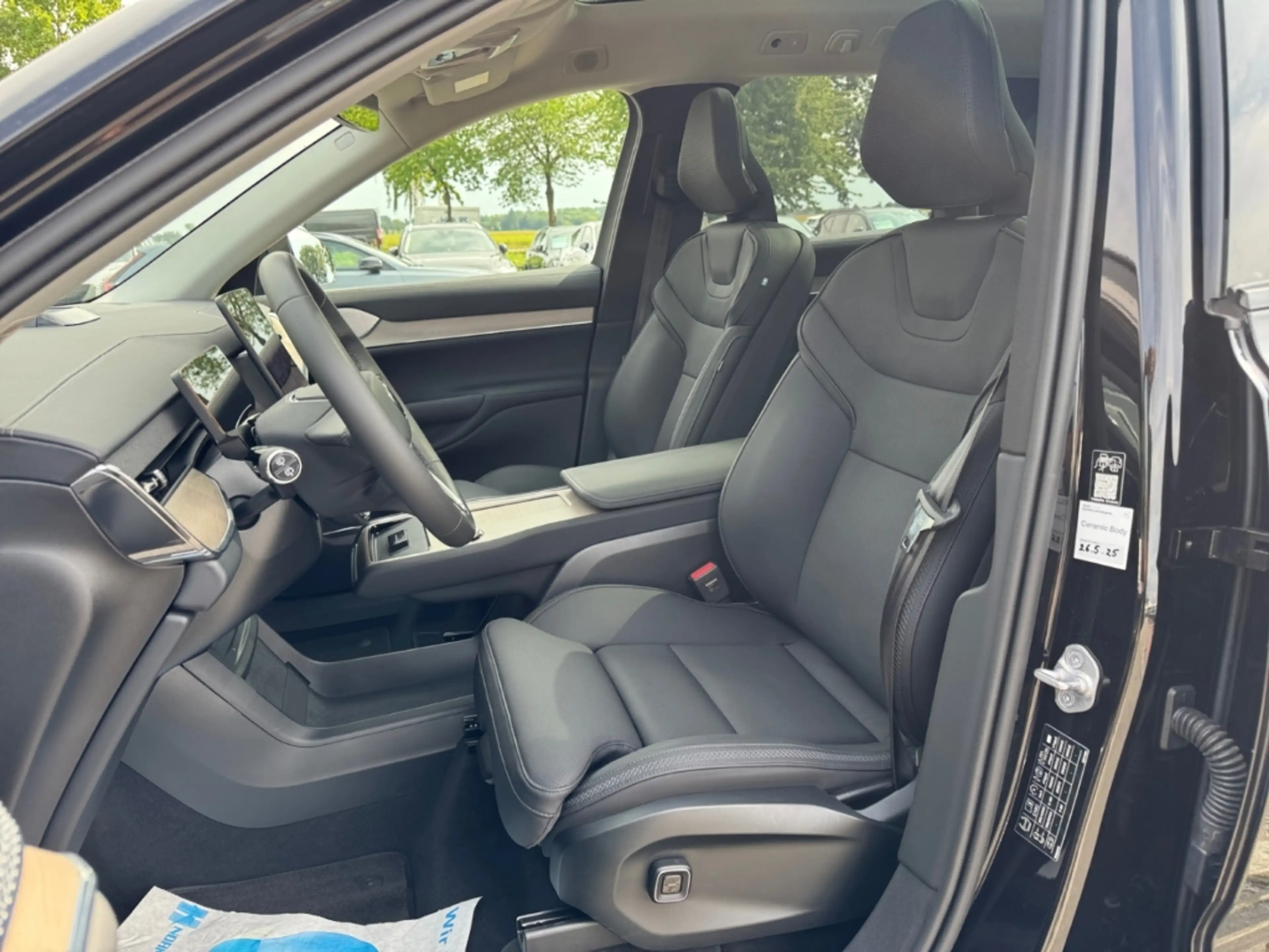 Volvo EX90 Ultra Twin Performance AWD B&W StandHZG AHK-el. kl — photo 10