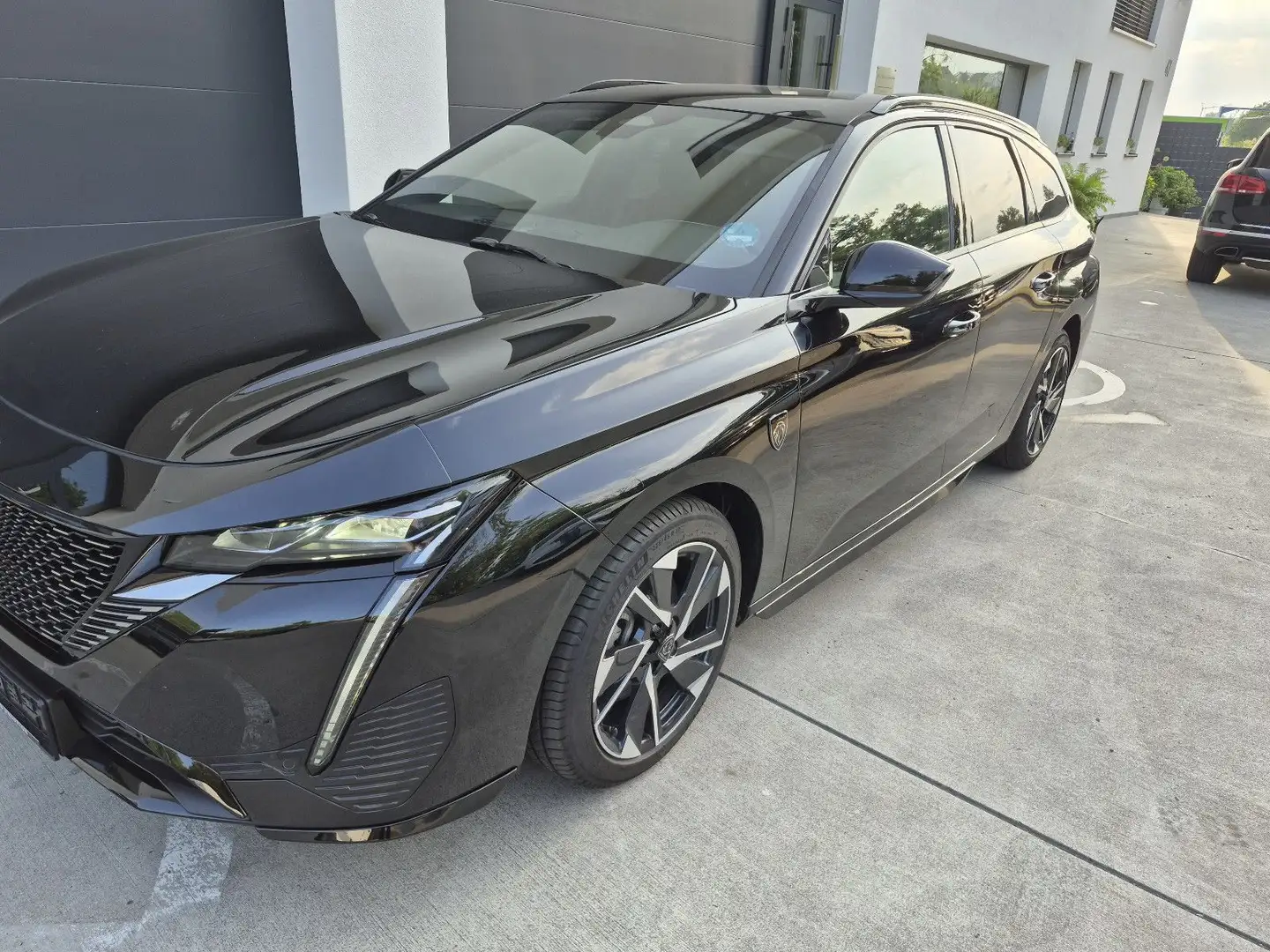Peugeot 308 SW GT+NAVI+KAMERA+LED Schwarz - 2